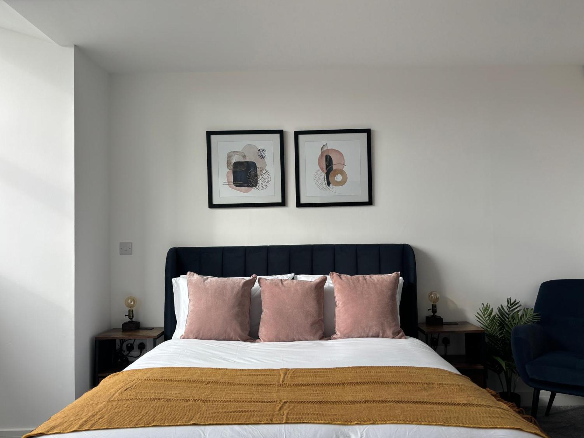 Manchester Apt, Free Parking, Business, Couples & Families Экстерьер фото