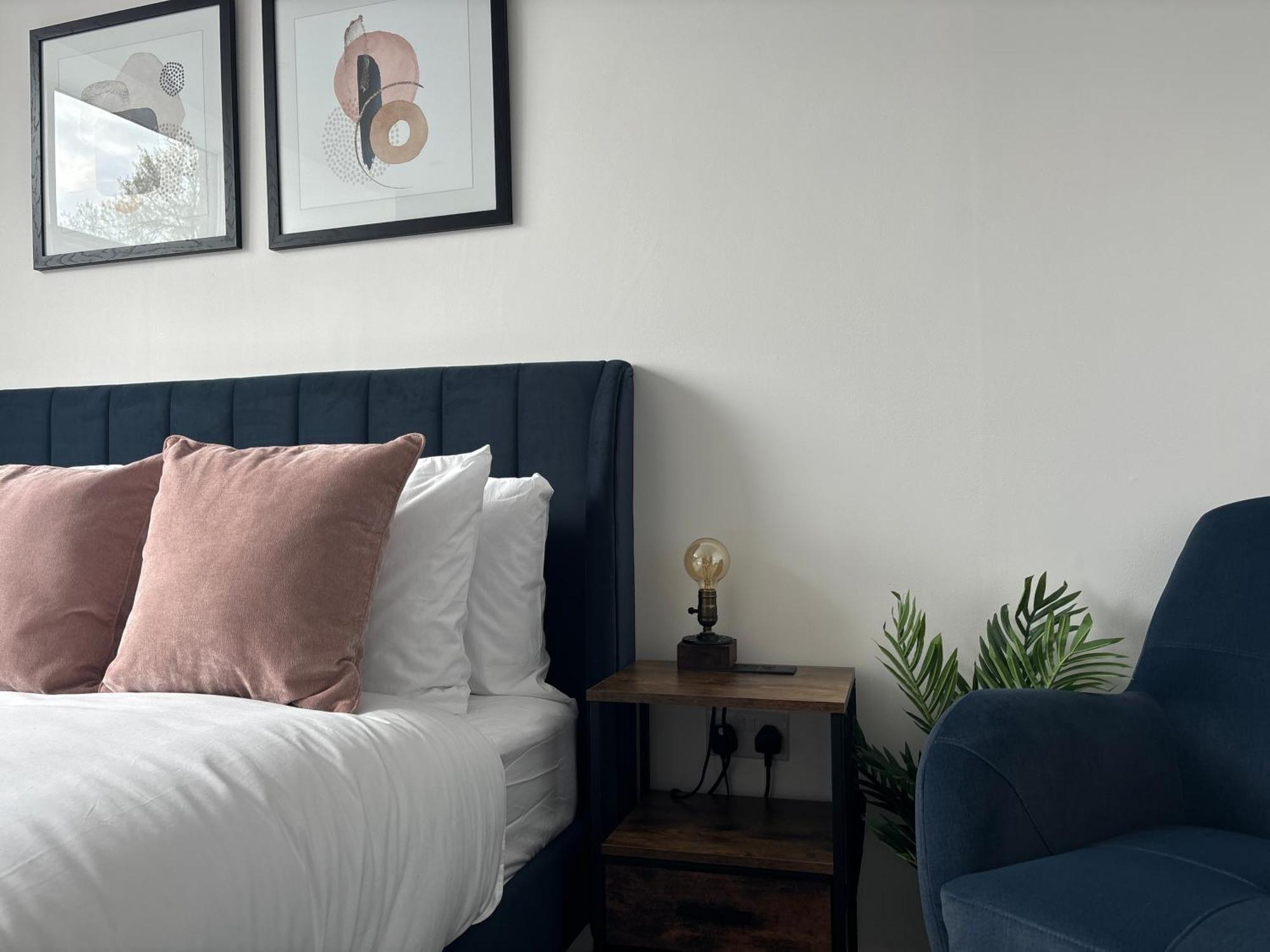 Manchester Apt, Free Parking, Business, Couples & Families Экстерьер фото