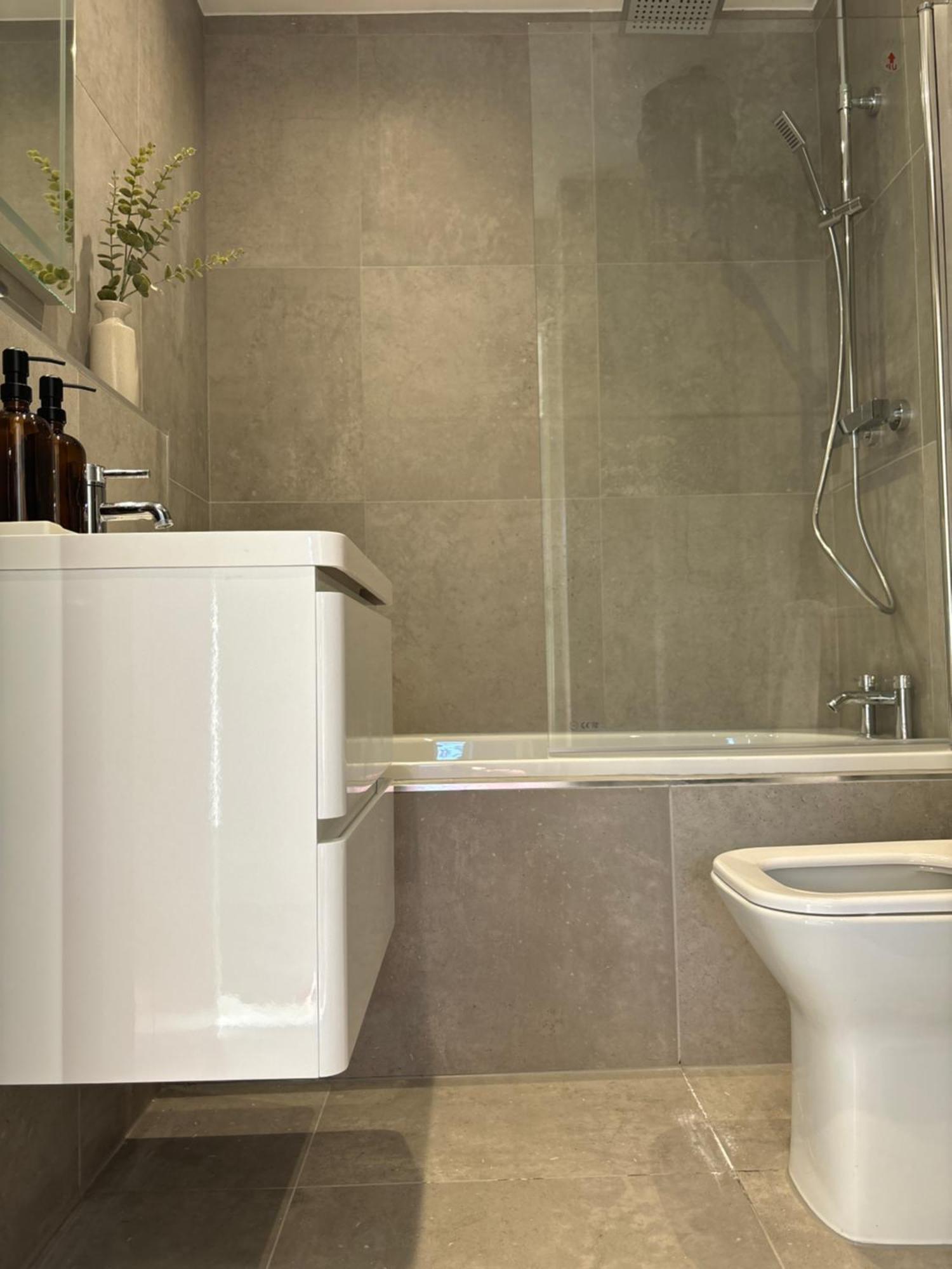 Manchester Apt, Free Parking, Business, Couples & Families Экстерьер фото