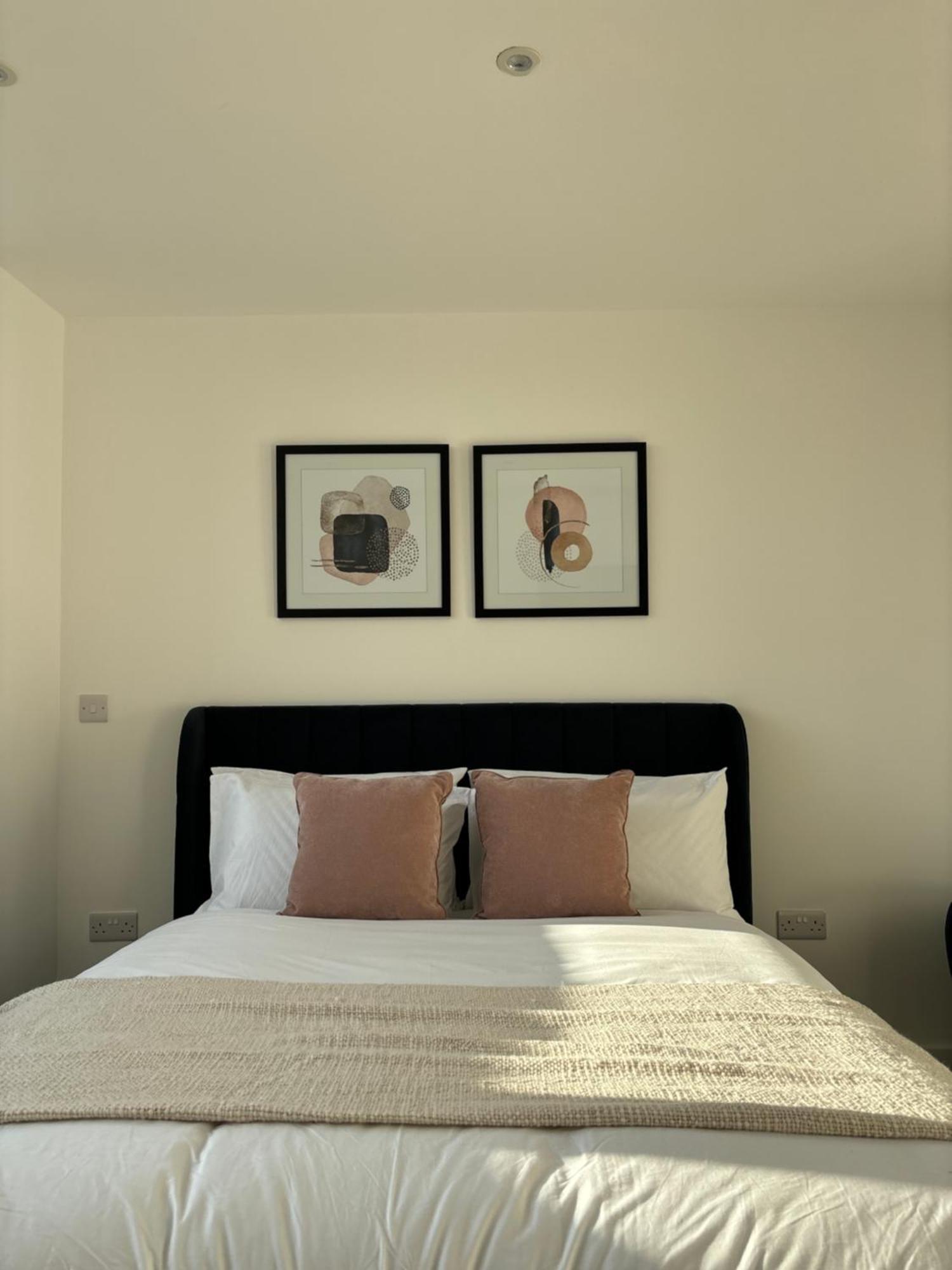 Manchester Apt, Free Parking, Business, Couples & Families Экстерьер фото