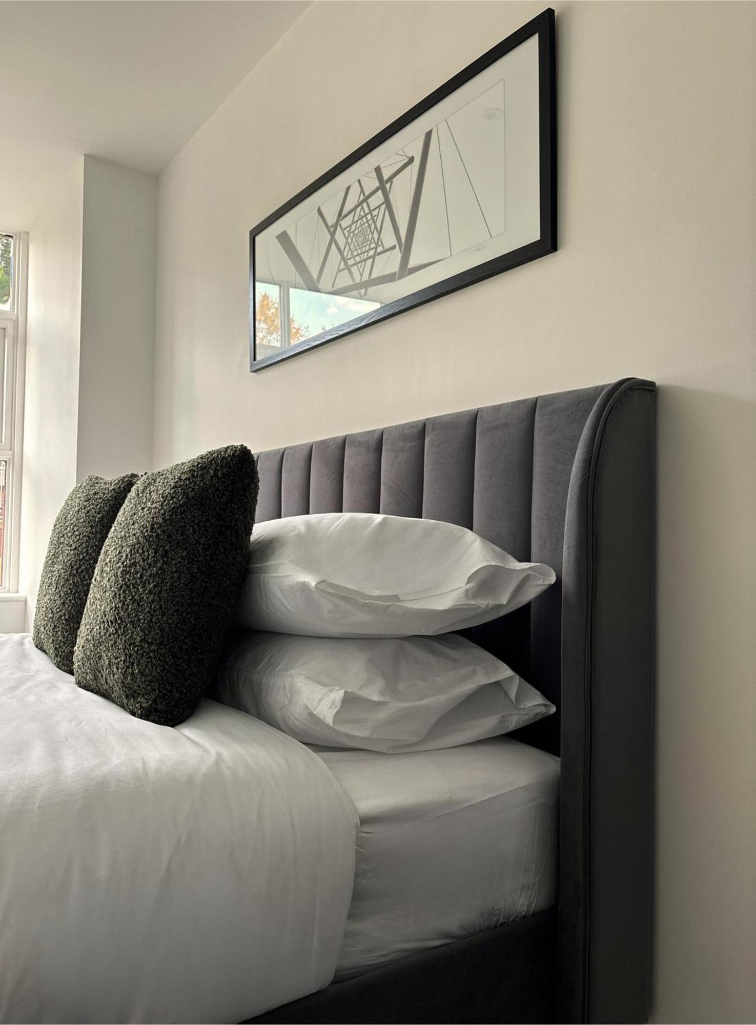 Manchester Apt, Free Parking, Business, Couples & Families Экстерьер фото