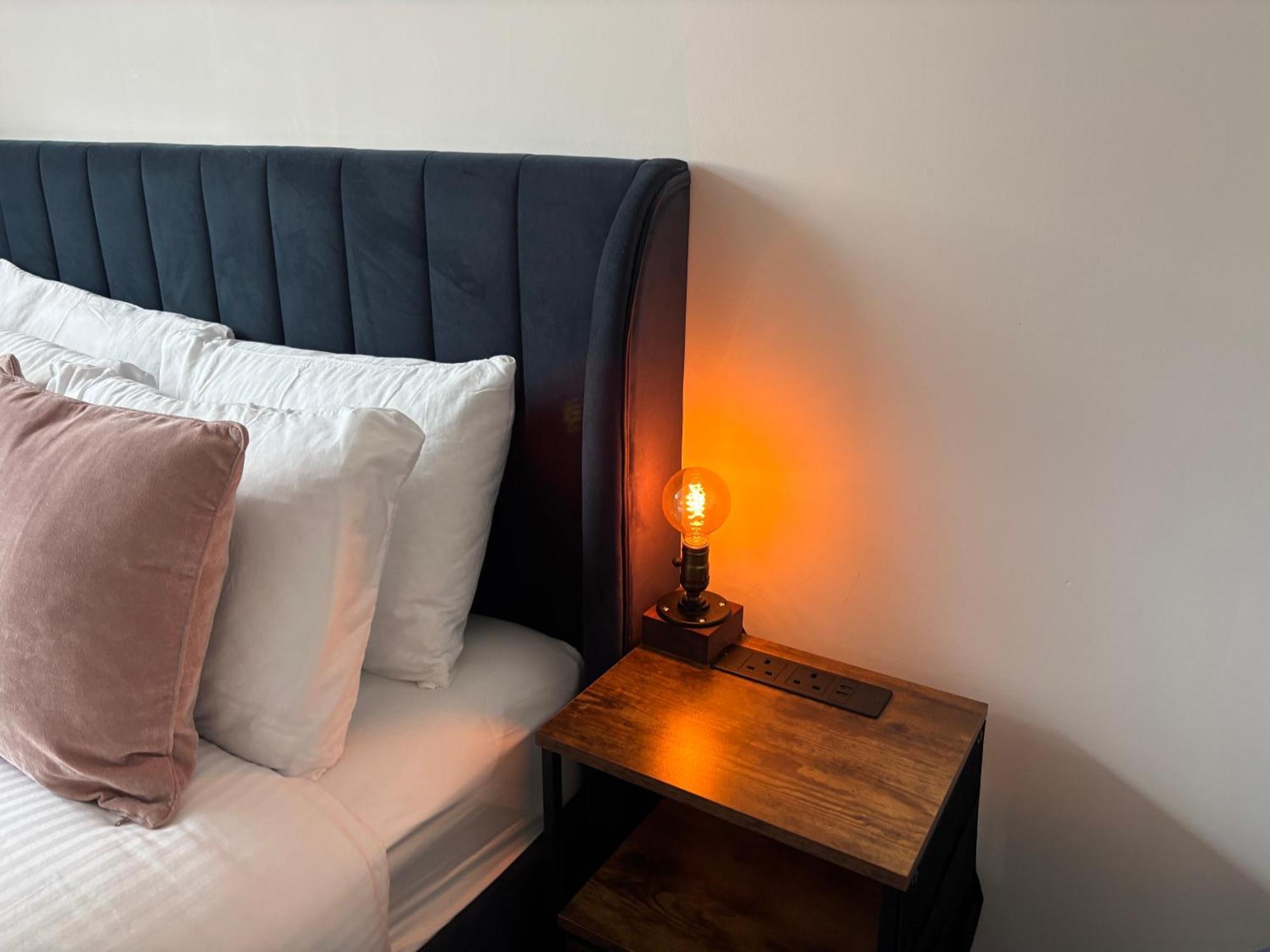 Manchester Apt, Free Parking, Business, Couples & Families Экстерьер фото